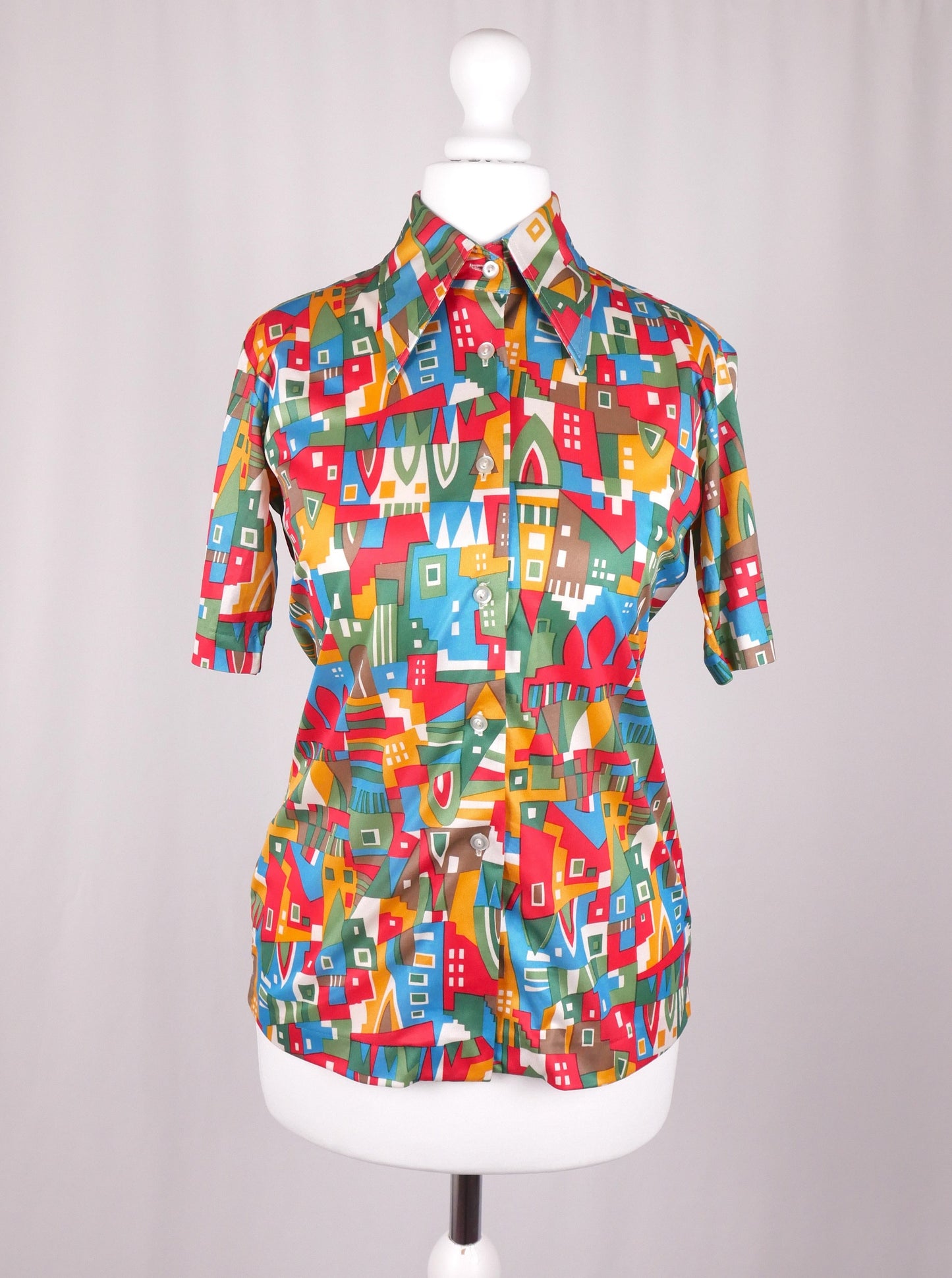 Vibrant Dagger Collar Shirt